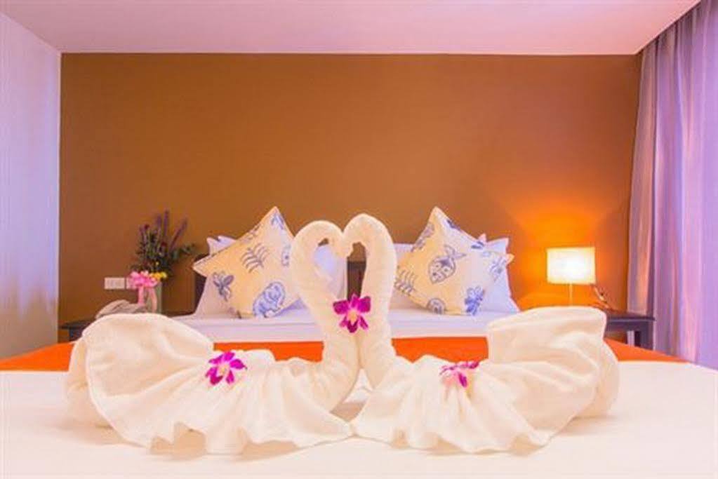 All Together Suite Hotel Бангкок Экстерьер фото